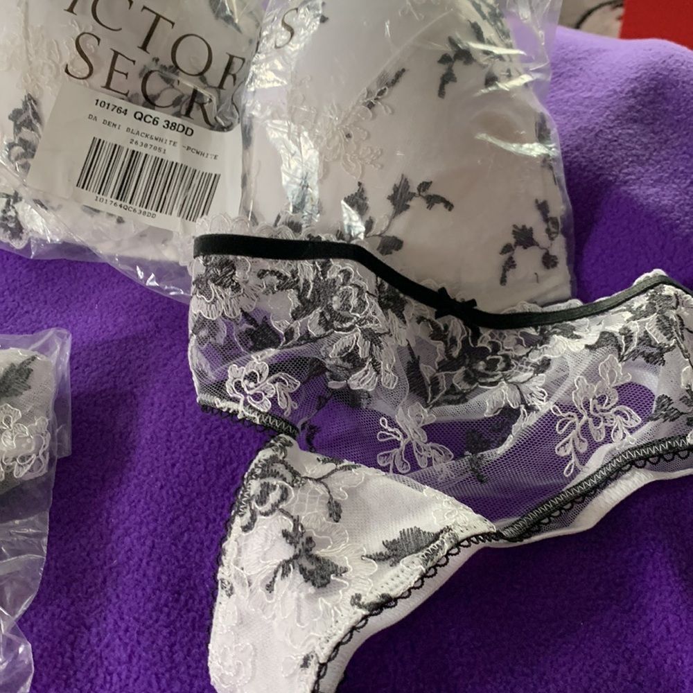 NWT Victoria’s Secret Black & White Embroidered Thong